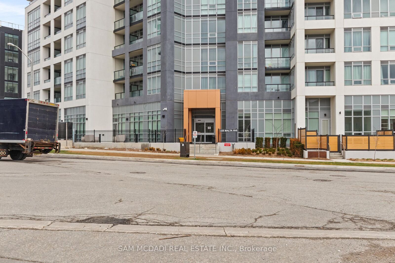 Property Photo: 225 Malta Avenue 706 ON L6Y 4M5