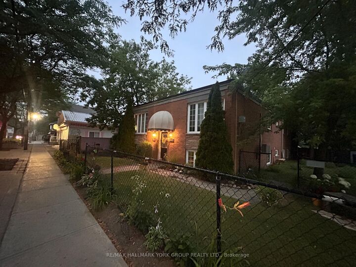 Property Photo: 948 Lake Drive E ON L0E 1L0