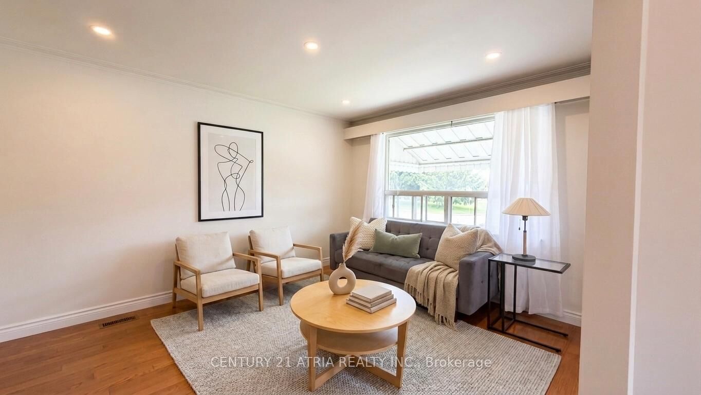Property Photo: 115 Ellington Drive ON M1R 3Y2