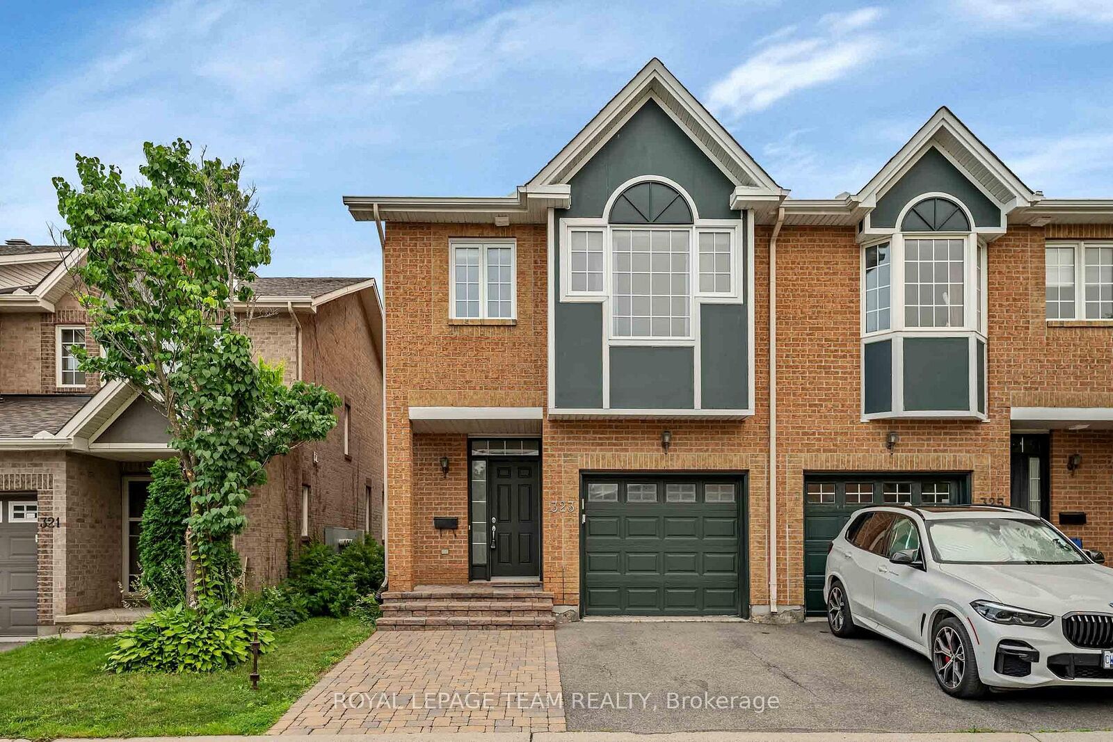 Property Photo:  323 Freedom Private  ON K1G 6W3 