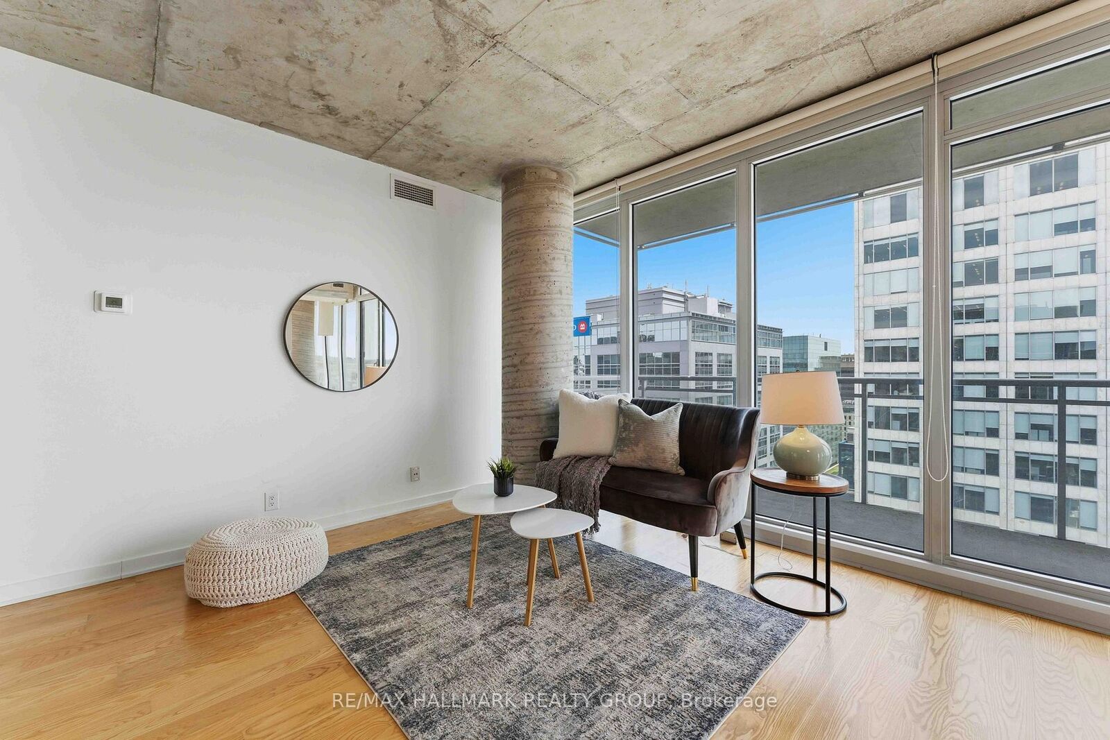 Property Photo: 324 Laurier Avenue W 2110 ON K1P 0A4