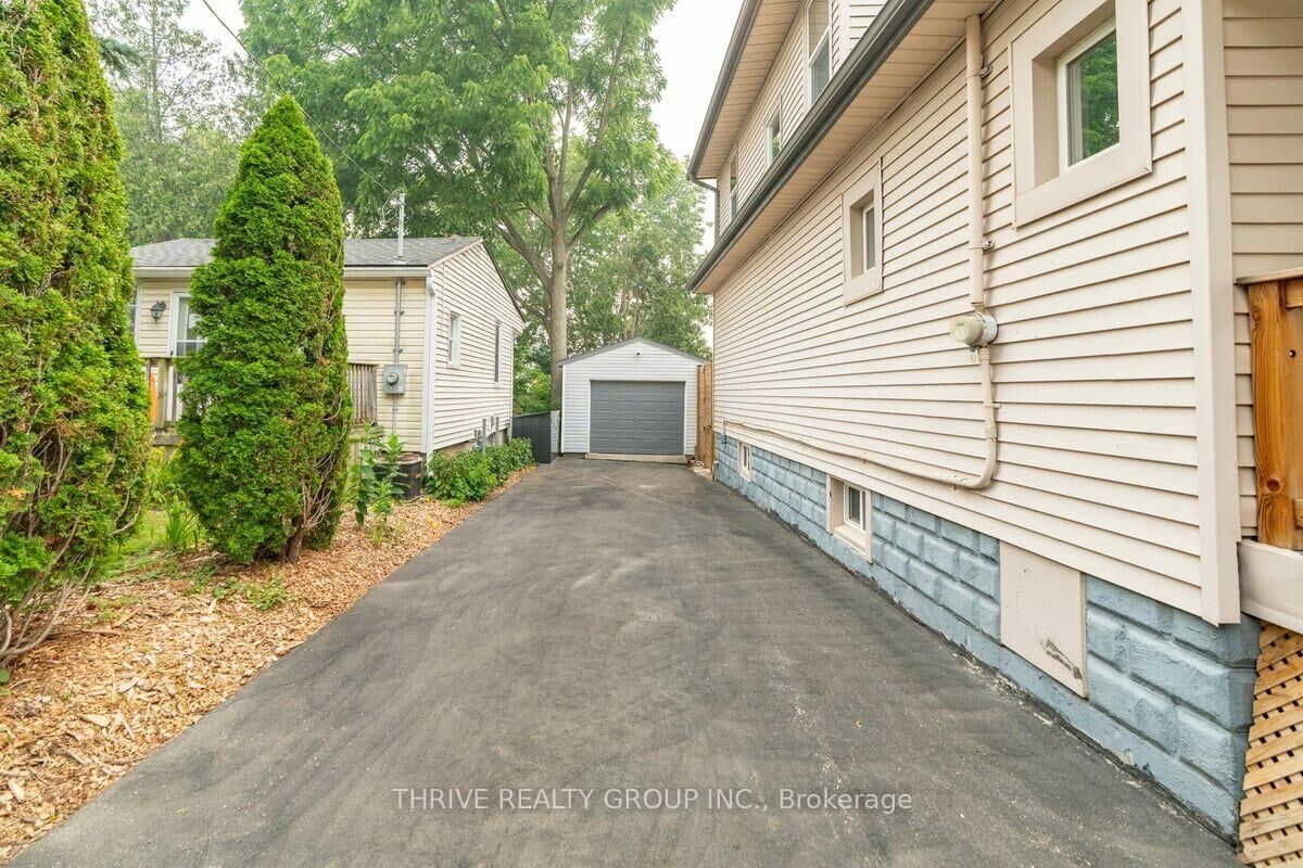 Property Photo:  25 Elm Street  ON N5Z 2K3 