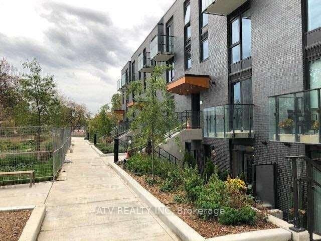 Property Photo: 10 Brin Drive Th17 ON M8X 0B3