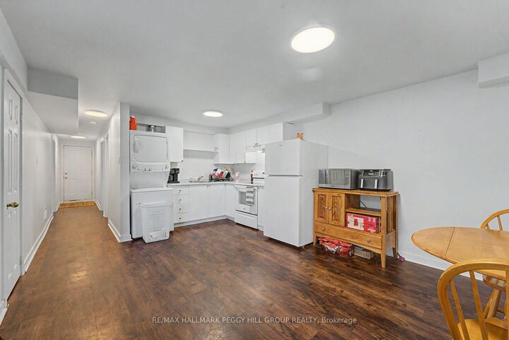 Property Photo:  48 Cassandra Drive Lower  ON L4M 6Z3 