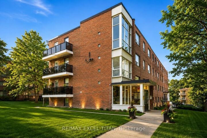 Property Photo: 4 Hill Heights Road 305 ON M8Y 1Z1