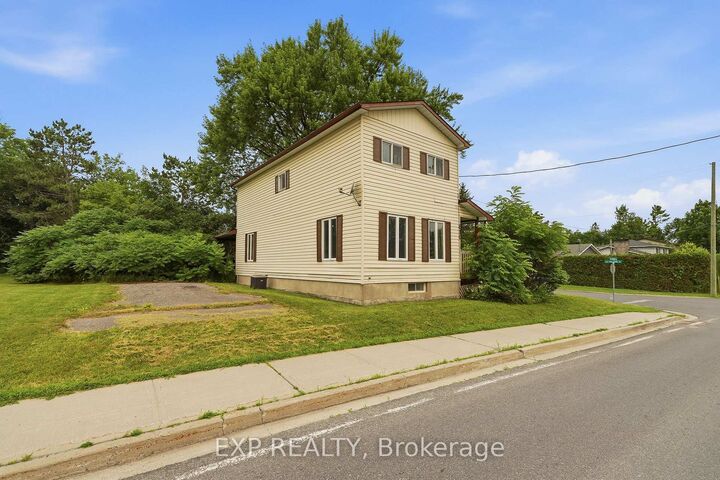 Property Photo:  810 Caron Street  ON K4K 1G4 