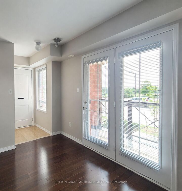 Property Photo: 15 Hays Boulevard 19 ON L6H 0H8