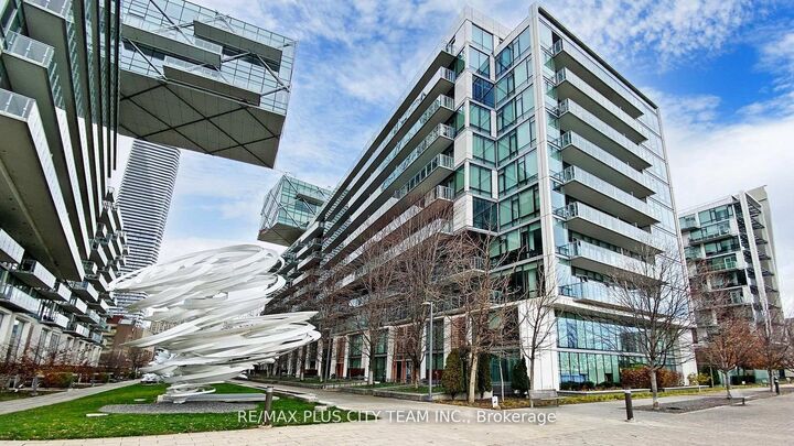 39 Queens Quay E 1305 — photo 1