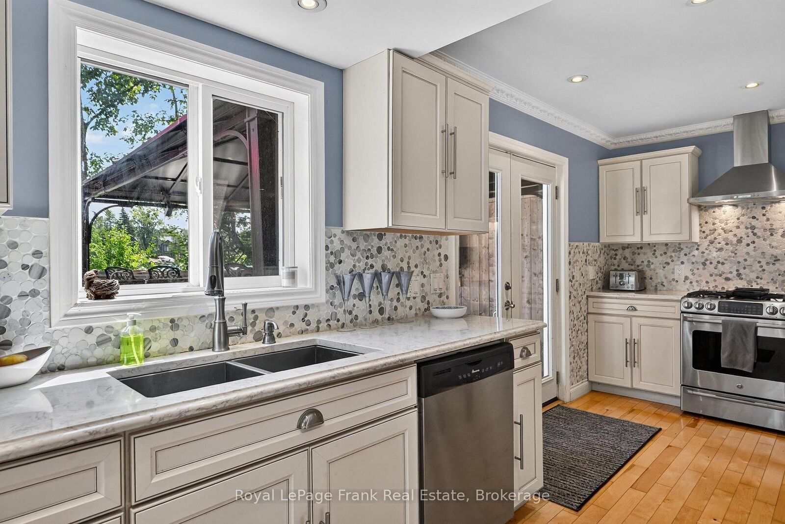 Property Photo:  9 Lilac Lane  ON K0M 1L0 