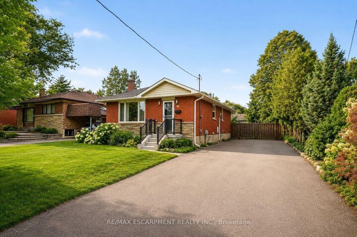Property Photo: 715 Drury Lane ON L7R 2X9