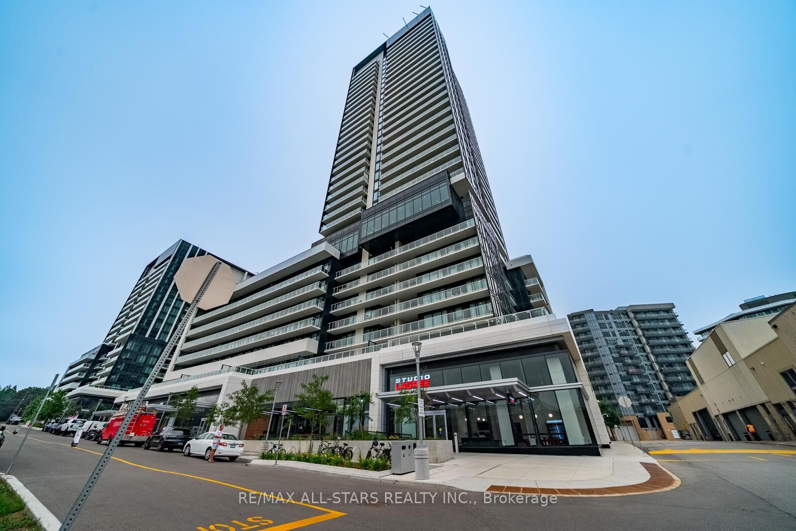 Property Photo: 50 O'Neill Road 604 ON M3C 0R1