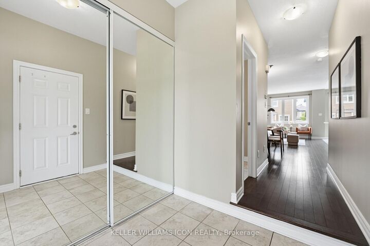 Property Photo:  948 Kilbirnie Drive  ON K2J 6G2 