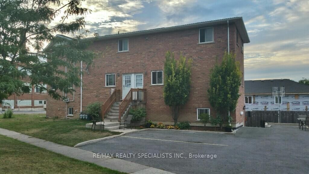 Property Photo: 36 Merritt Street 2 ON L2T 1J3