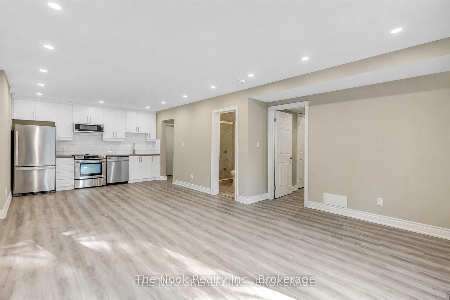 Property Photo: 138 Huntington Crescent ON L1E 3C5