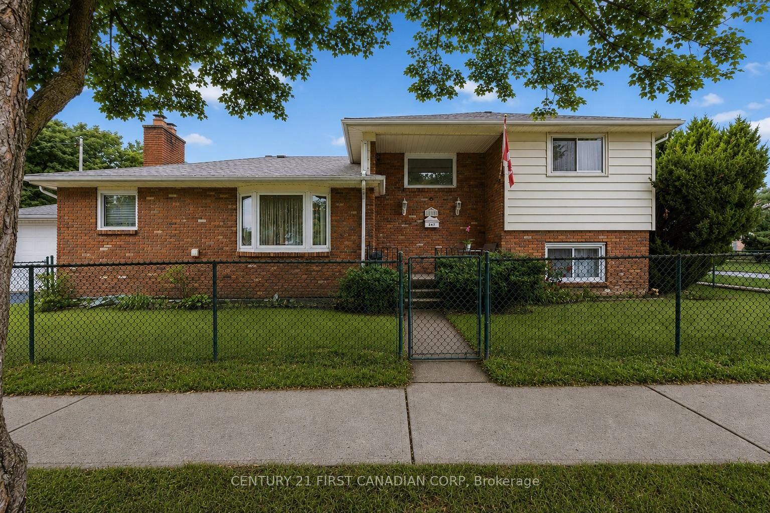 Property Photo:  184 Durand Street  ON N7T 5A3 