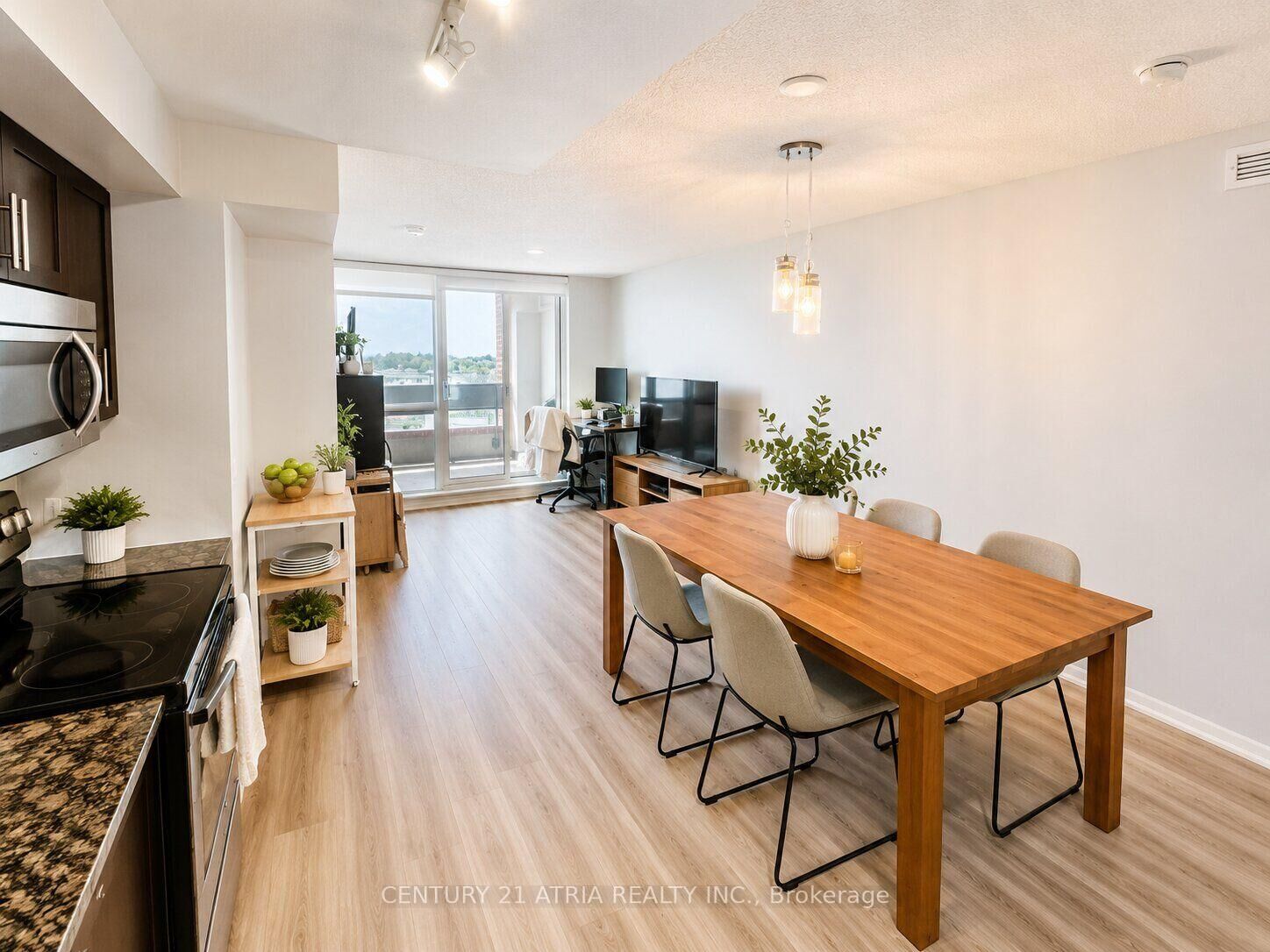 Property Photo: 830 Lawrence Avenue W 405 ON M6A 0B6