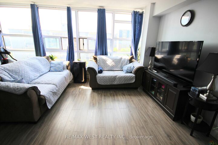 Property Photo: 3380 Eglinton Avenue E 801 ON M1J 3L6