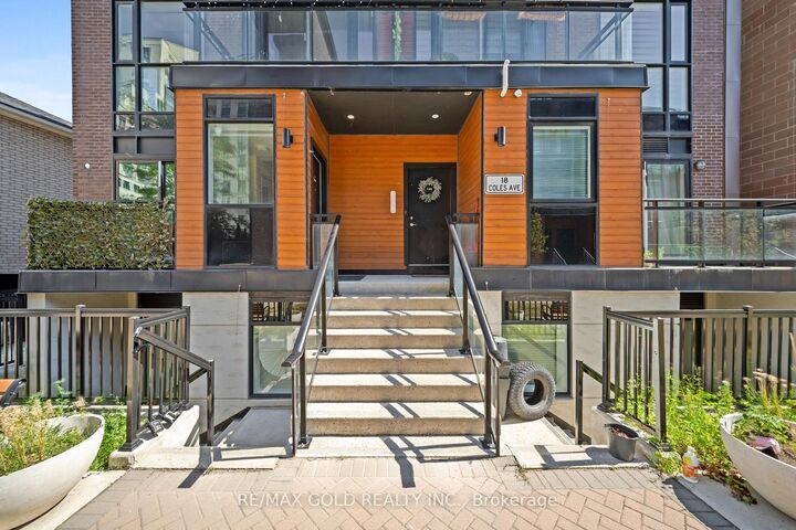 Property Photo:  18 Coles Avenue 602  ON L4L 1L9 