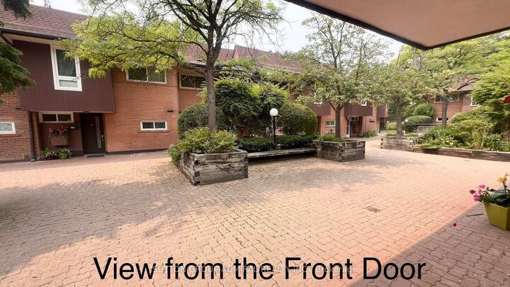 Property Photo: 6 Esterbrooke Avenue 73 ON M2J 2C2