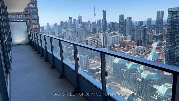 Property Photo: 395 Bloor Street E 4503 ON M4W 0B4