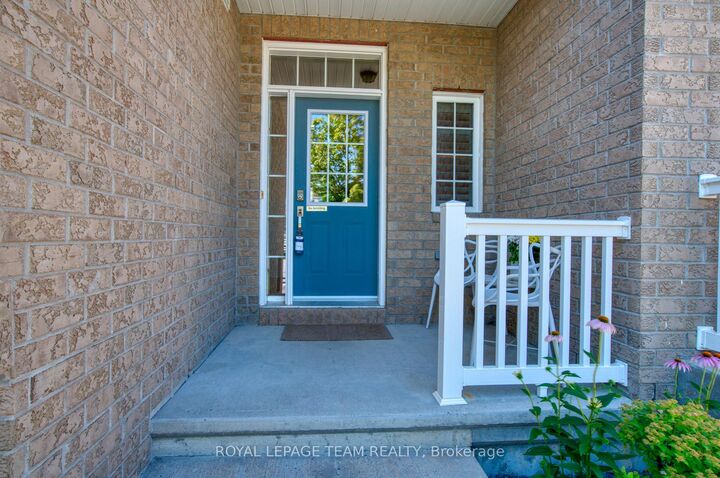 Property Photo: 485 Foxhall Way ON K2M 0G2