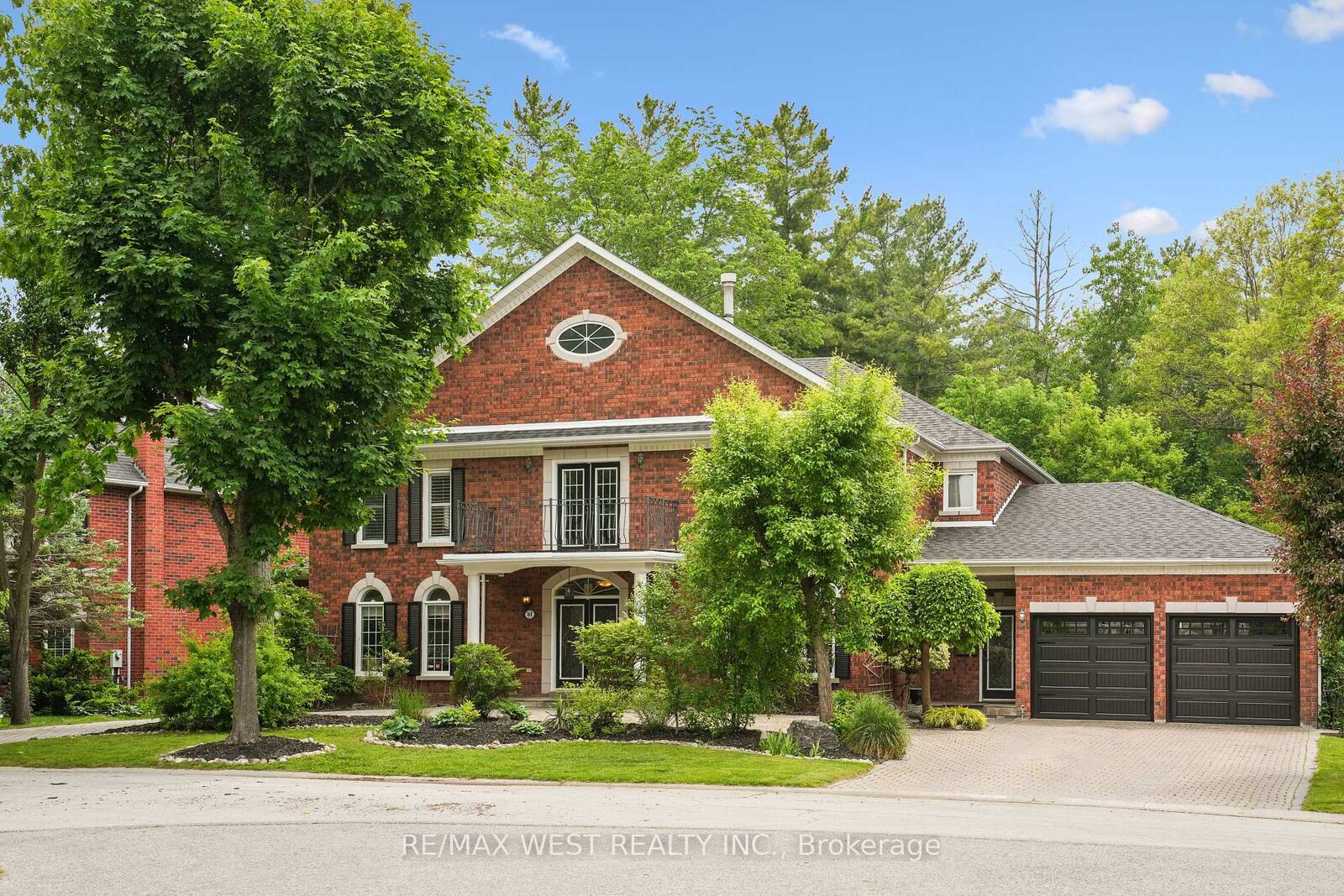 Property Photo:  81 Woodview Drive  ON L1V 1L1 