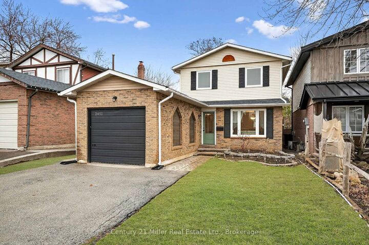 2451 Malcolm Crescent — photo 1