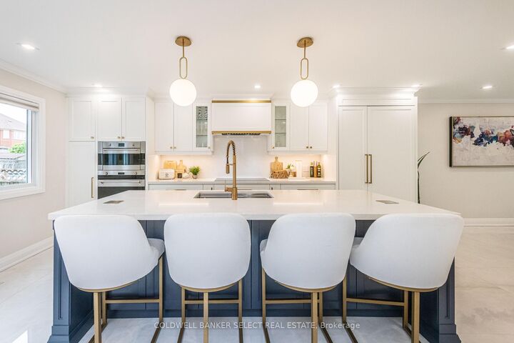 Property Photo: 154 Conti Crescent ON L4L 6V4