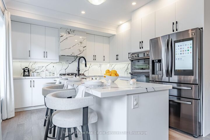 Property Photo: 3395 Post Road ON L6H 0Z2