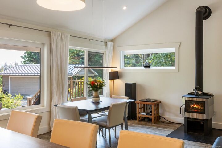 Property Photo: 6531 Country Rd BC V0R 1W0