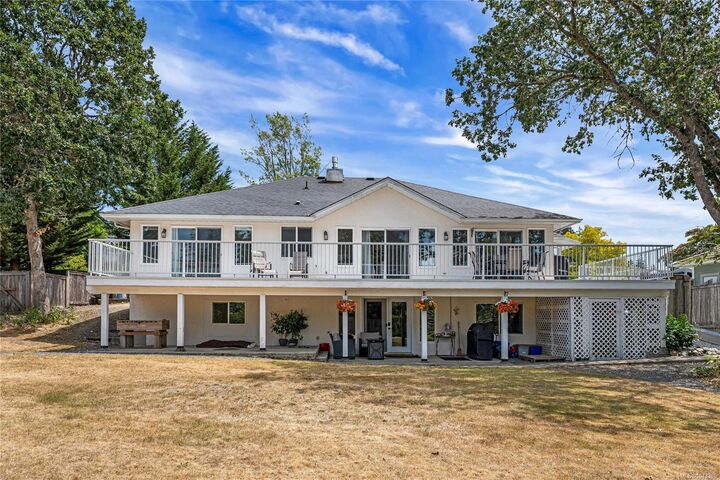 Property Photo: 6037 Stonehouse Pl BC V9L 5M8