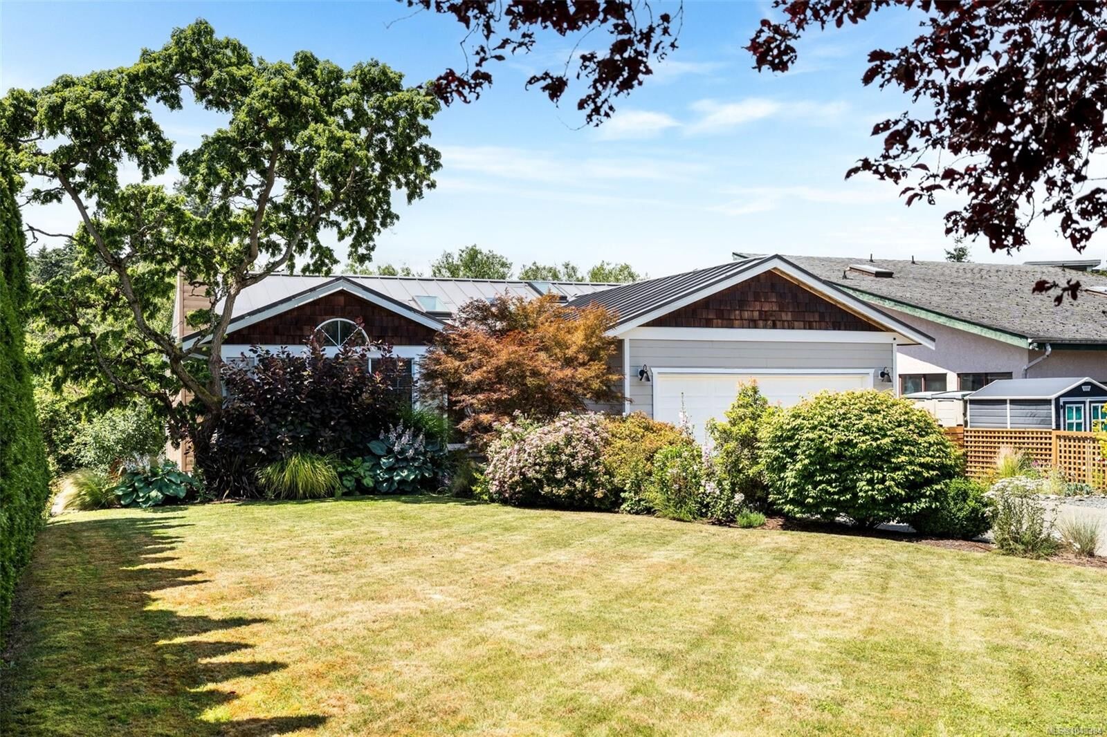 Property Photo: 3036 Brittany Dr BC V9B 5P7
