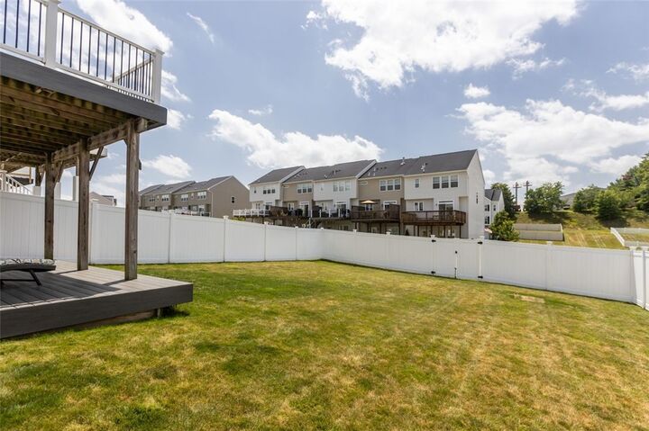 Property Photo: 1 Roosevelt Dr PA 15136