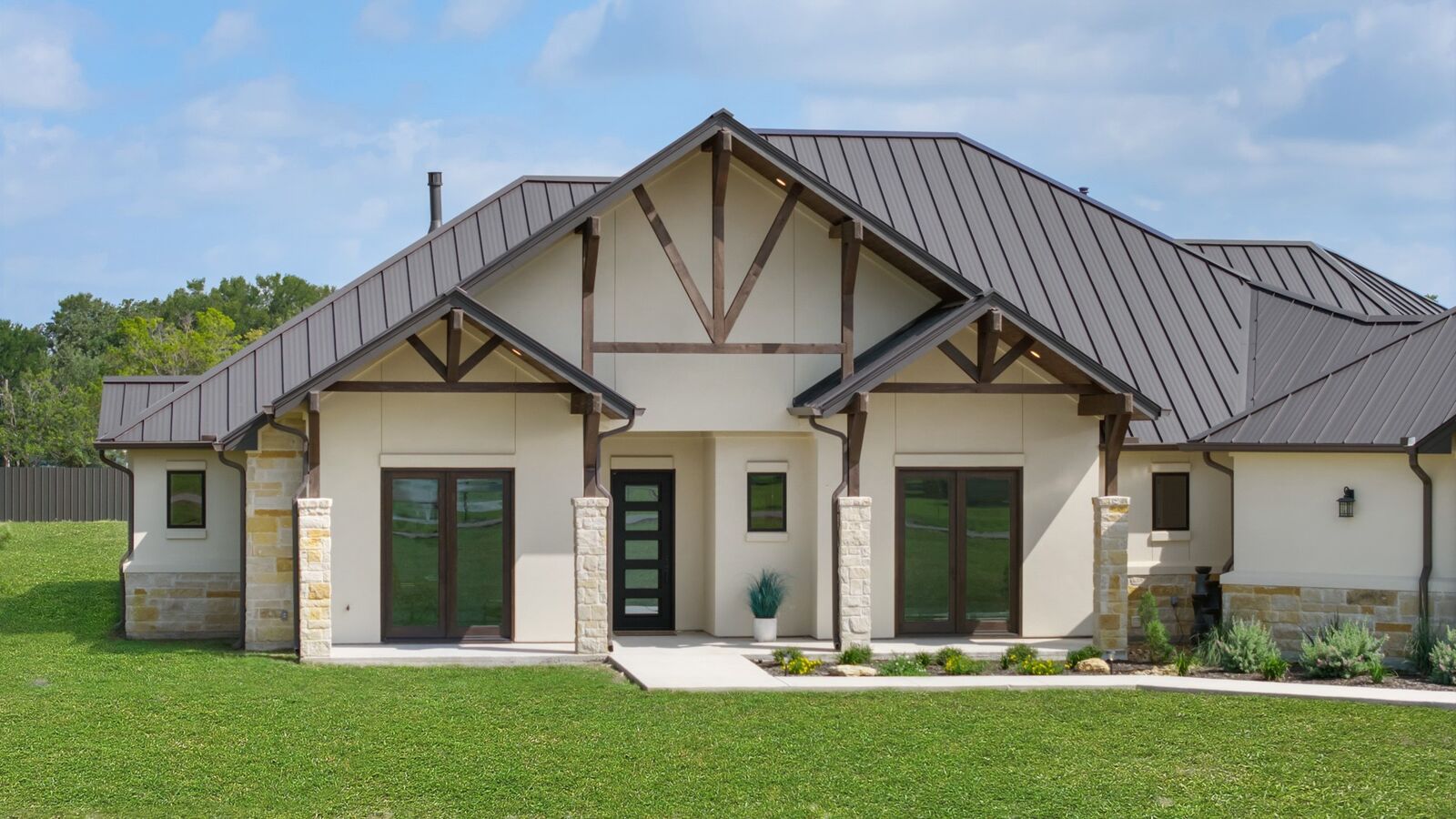 Property Photo: 713 San Gabriel Ranch Road TX 78641