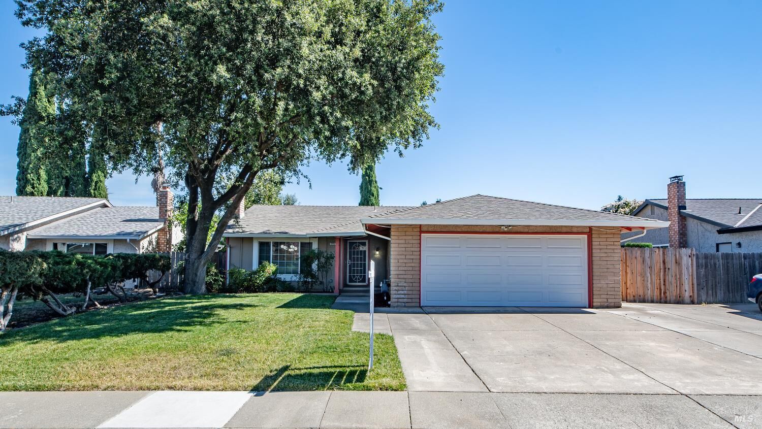 Property Photo: 178 Arroyo Court CA 95687