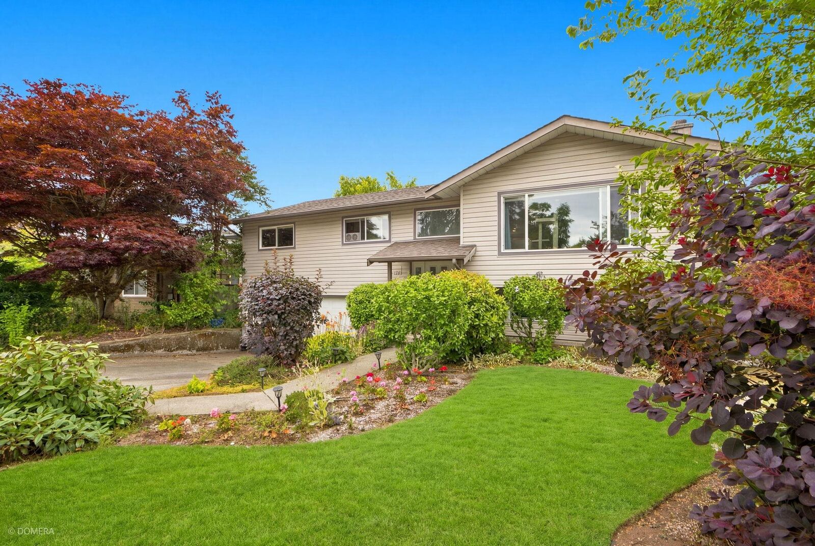 Property Photo: 15467 Poplar Drive BC V4A 5J7