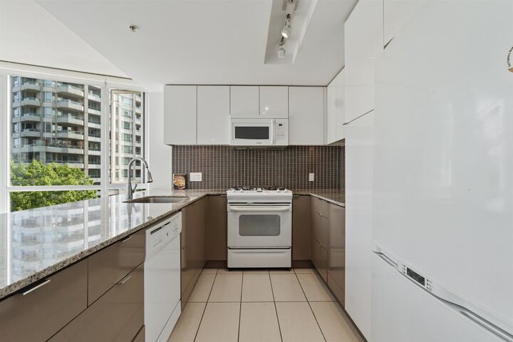 Property Photo: 4808 Hazel Street 302 BC V5H 0A2