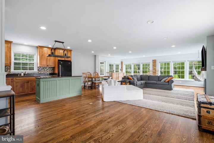 Property Photo: 7902 Juniper Drive MD 21702