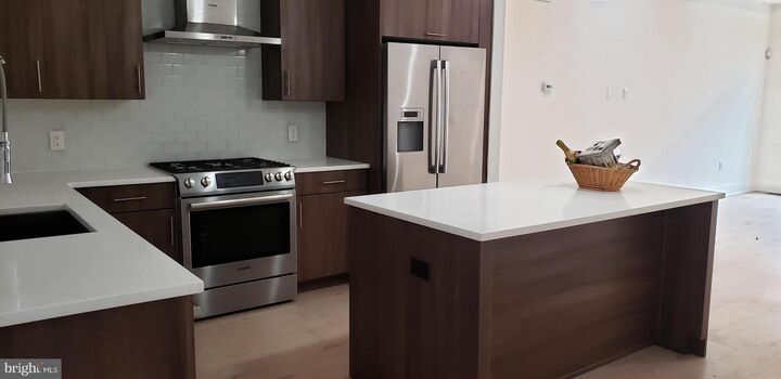 Property Photo: 845 N Orianna Street 9 PA 19123