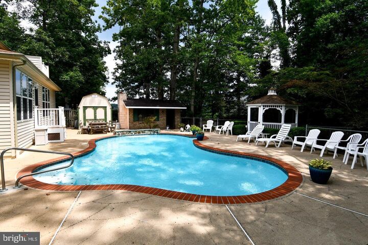 Property Photo: 3203 Riverview Drive VA 22172