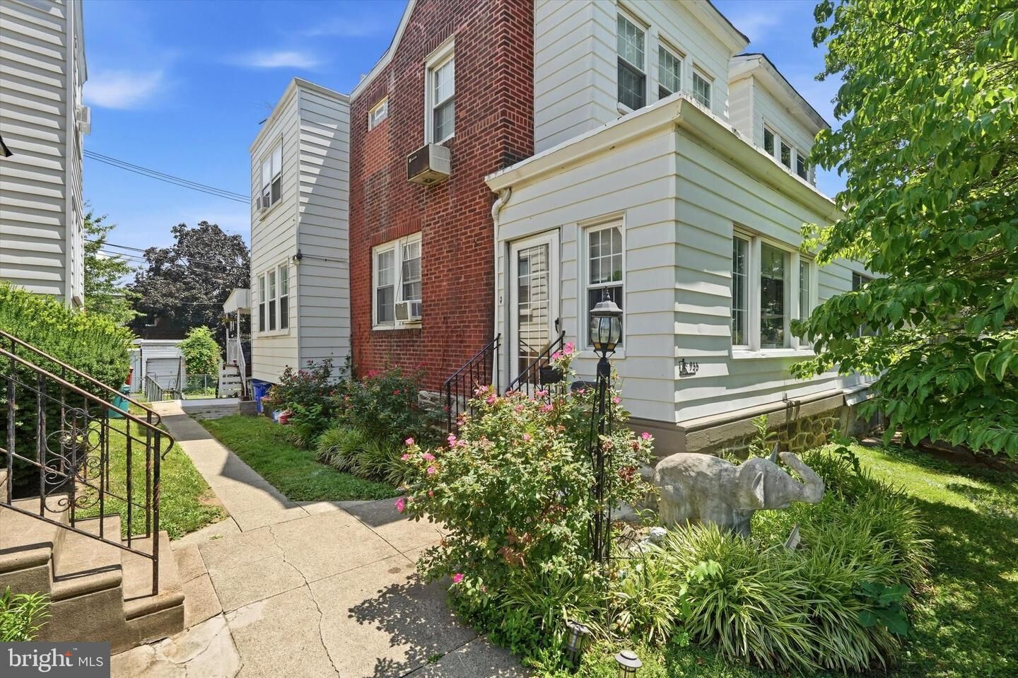 Property Photo:  955 Allengrove Street  PA 19124 