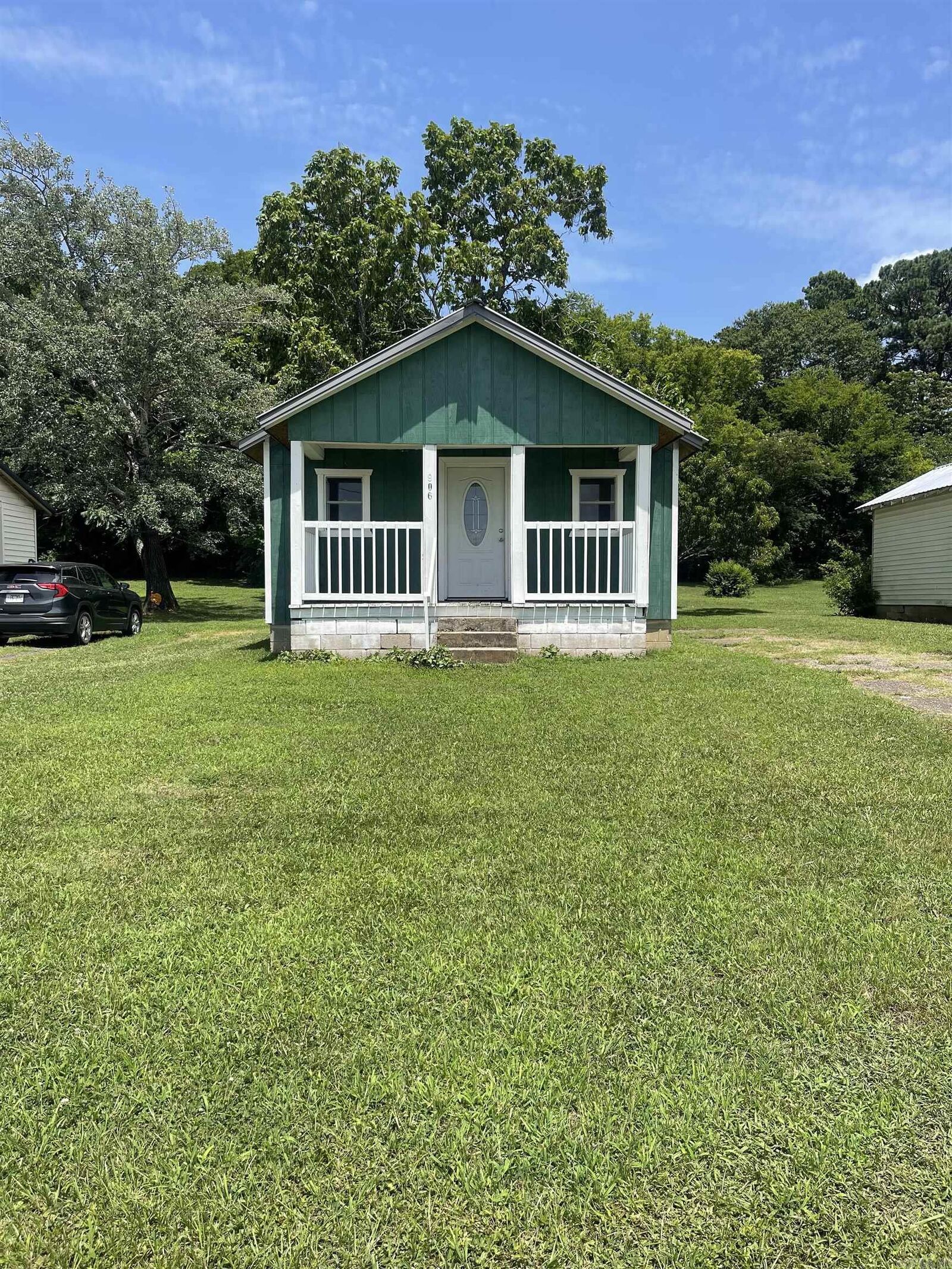 Property Photo:  906 Ninth Street  AR 71953 