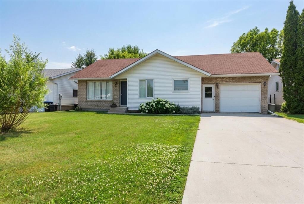Property Photo: 140 Albert Street MB R5G 2B4