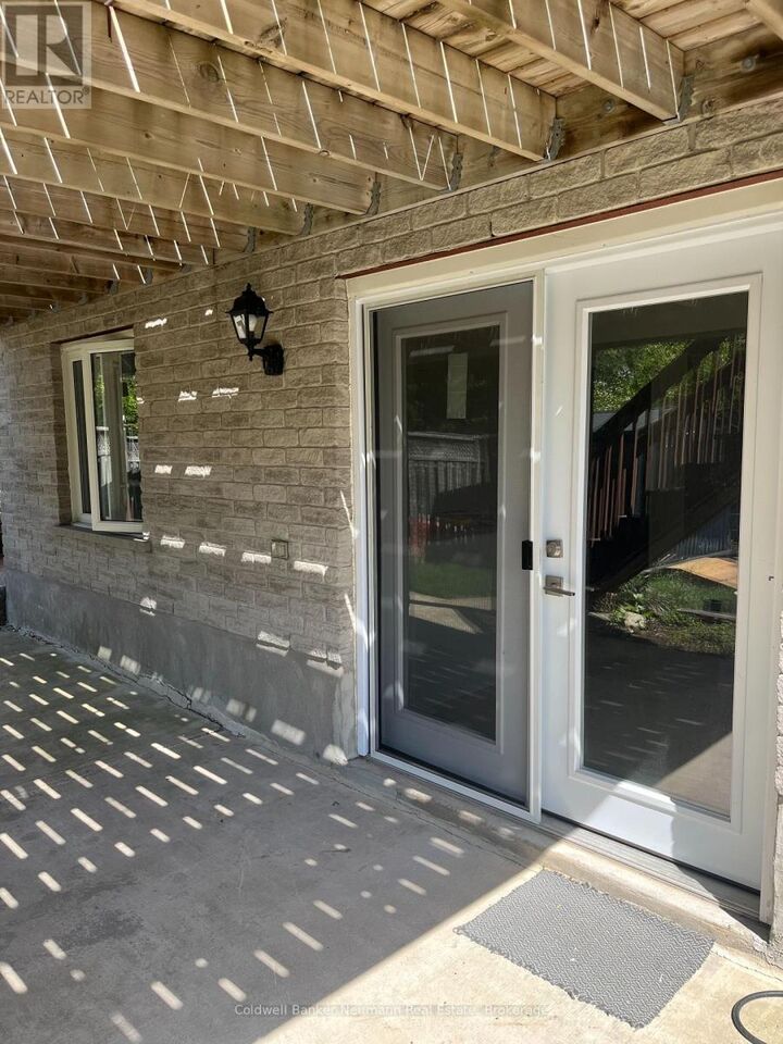 Property Photo: 198 Summerfield Drive Lower ON N1L 1L3