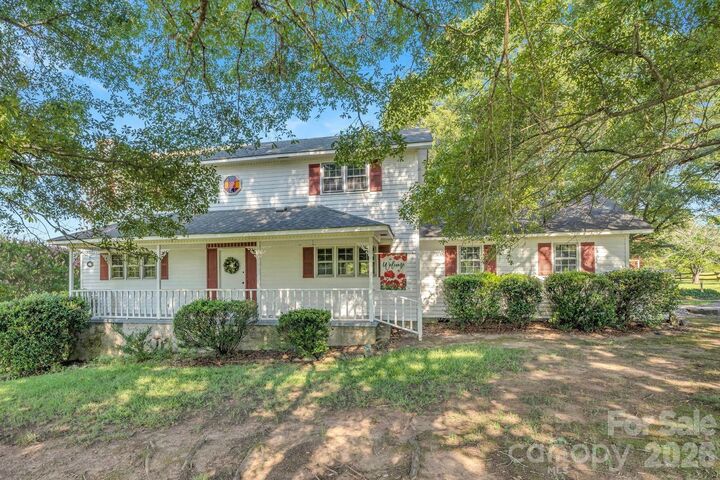 Property Photo:  244 Chapman Road  SC 29372 