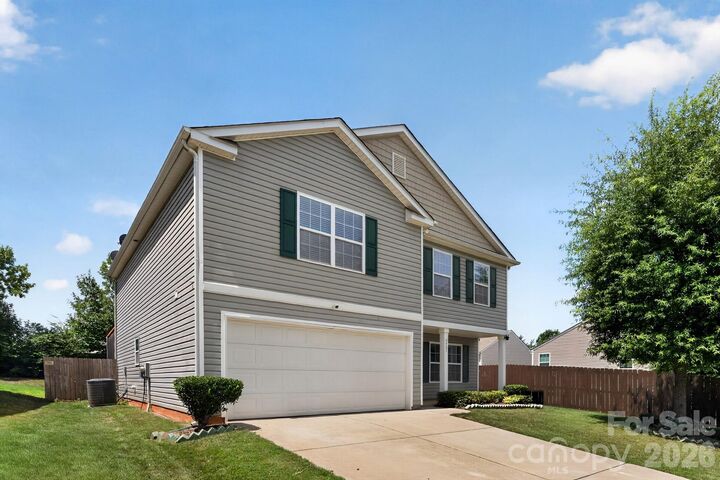 Property Photo: 6937 Savannah Springs Drive NC 28269
