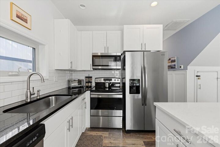 Property Photo: 109 Portmanvilla Road NC 28711