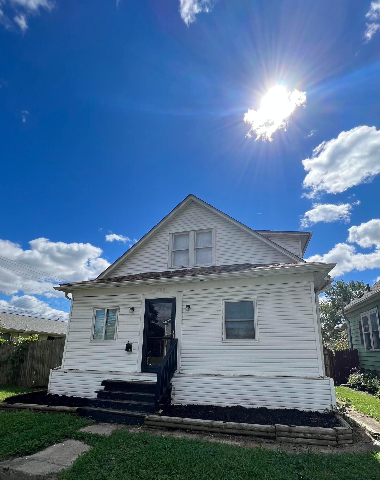 Property Photo: 1709 E Weber Road OH 43211