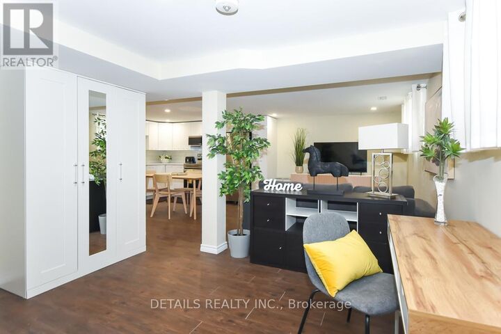 Property Photo: 2151 Lambeth Walk B ON K2C 1E9