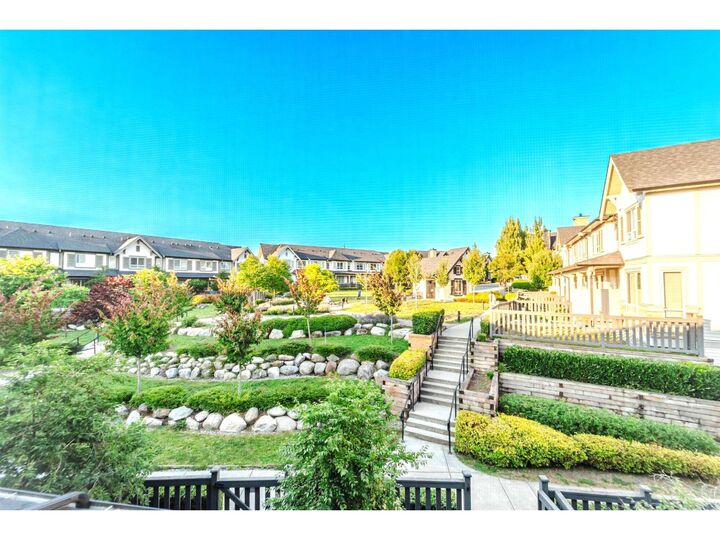 Property Photo: 30930 Westridge Place 111 BC V2T 0H6